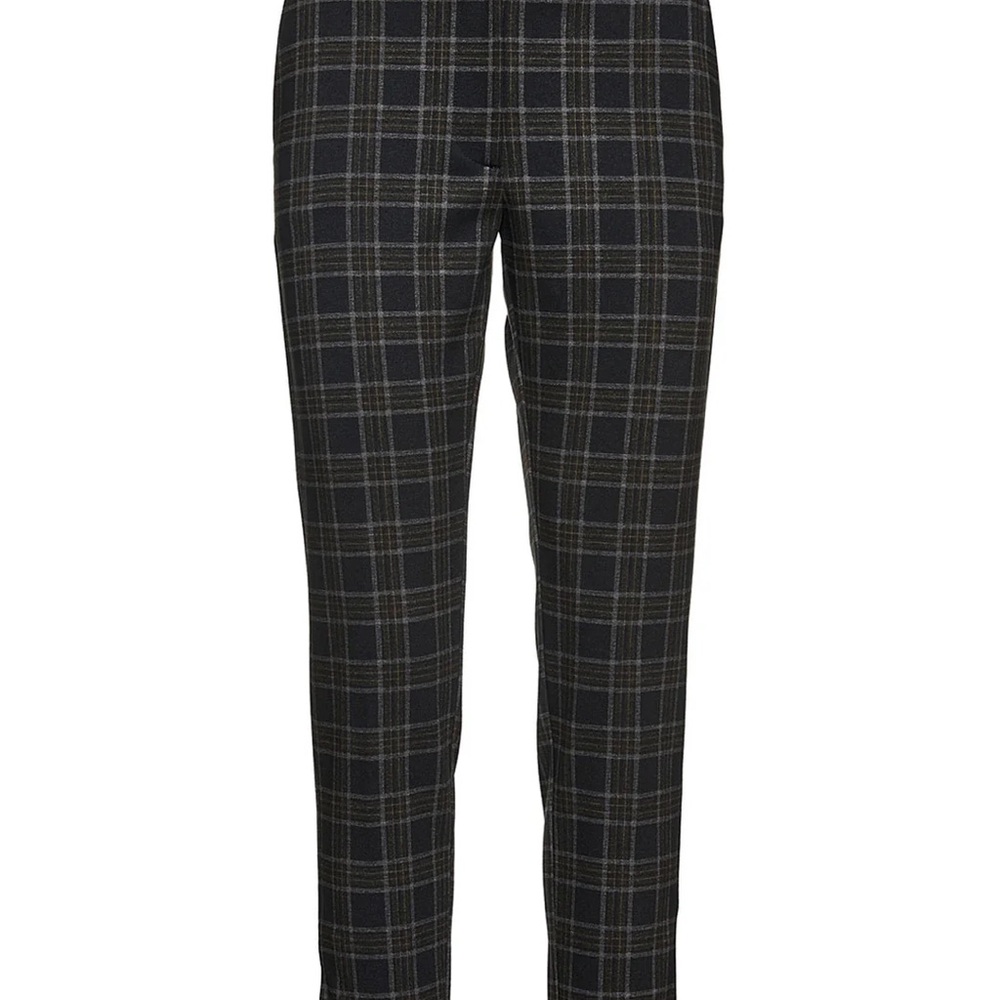 Women’s black plaid trousers 7/8 length
